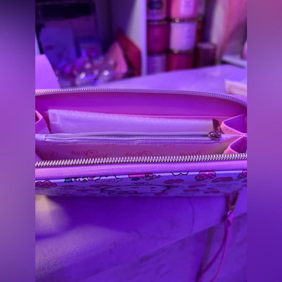 Hello Kitty Wallet (Sanrio) brand new never used - Picture 6 of 6